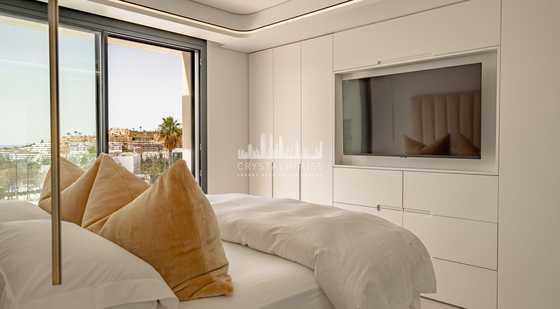 Stunning Four-Bedroom Villa in the Heart of La Cala de Mijas, Costa del Sol