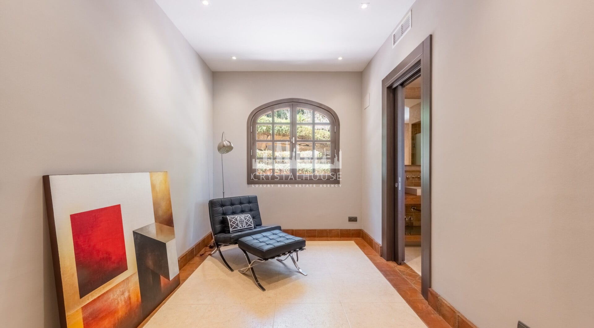 A superb villa built on an elevated site with outstanding panoramic views over golf courses to mountains and the sea.