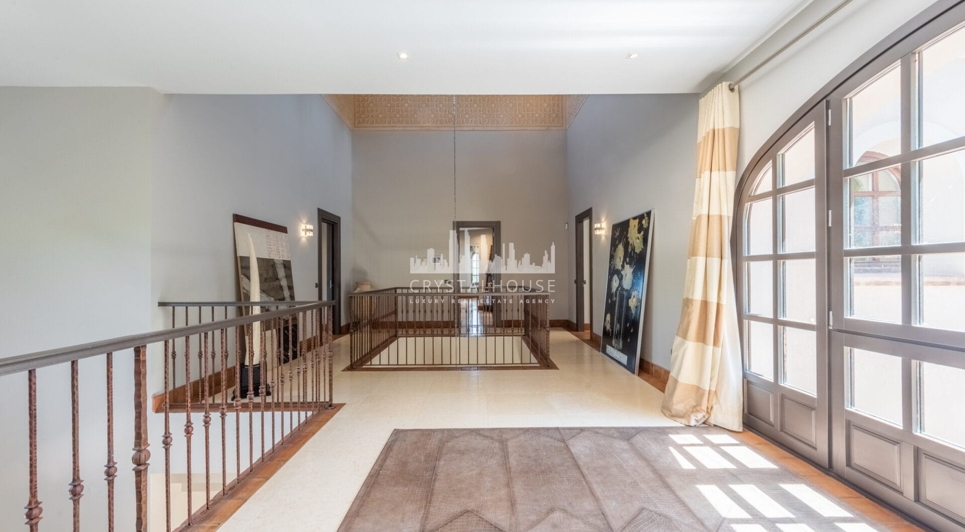 A superb villa built on an elevated site with outstanding panoramic views over golf courses to mountains and the sea.