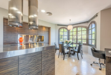 A superb villa built on an elevated site with outstanding panoramic views over golf courses to mountains and the sea.