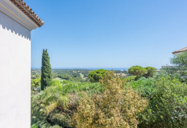 A superb villa built on an elevated site with outstanding panoramic views over golf courses to mountains and the sea.
