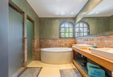 A superb villa built on an elevated site with outstanding panoramic views over golf courses to mountains and the sea.