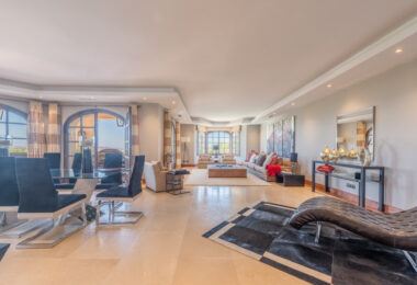 A superb villa built on an elevated site with outstanding panoramic views over golf courses to mountains and the sea.
