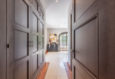 A superb villa built on an elevated site with outstanding panoramic views over golf courses to mountains and the sea.