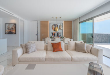 STUNNING CORNER MIDDLE FLOOR APARTMENT WITH PANORAMIC GOLF &amp; SEA VIEWS