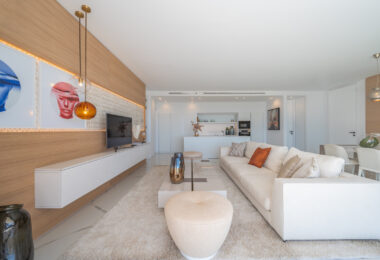 STUNNING CORNER MIDDLE FLOOR APARTMENT WITH PANORAMIC GOLF &amp; SEA VIEWS