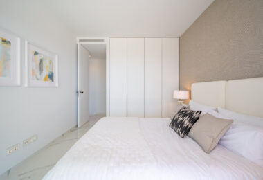 STUNNING CORNER MIDDLE FLOOR APARTMENT WITH PANORAMIC GOLF &amp; SEA VIEWS