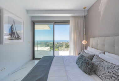 STUNNING CORNER MIDDLE FLOOR APARTMENT WITH PANORAMIC GOLF &amp; SEA VIEWS