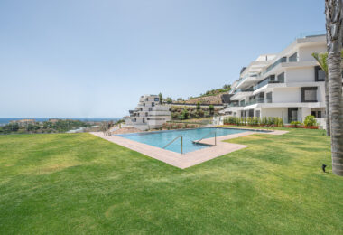 STUNNING CORNER MIDDLE FLOOR APARTMENT WITH PANORAMIC GOLF &amp; SEA VIEWS