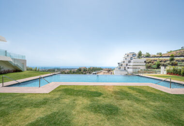 STUNNING CORNER MIDDLE FLOOR APARTMENT WITH PANORAMIC GOLF &amp; SEA VIEWS