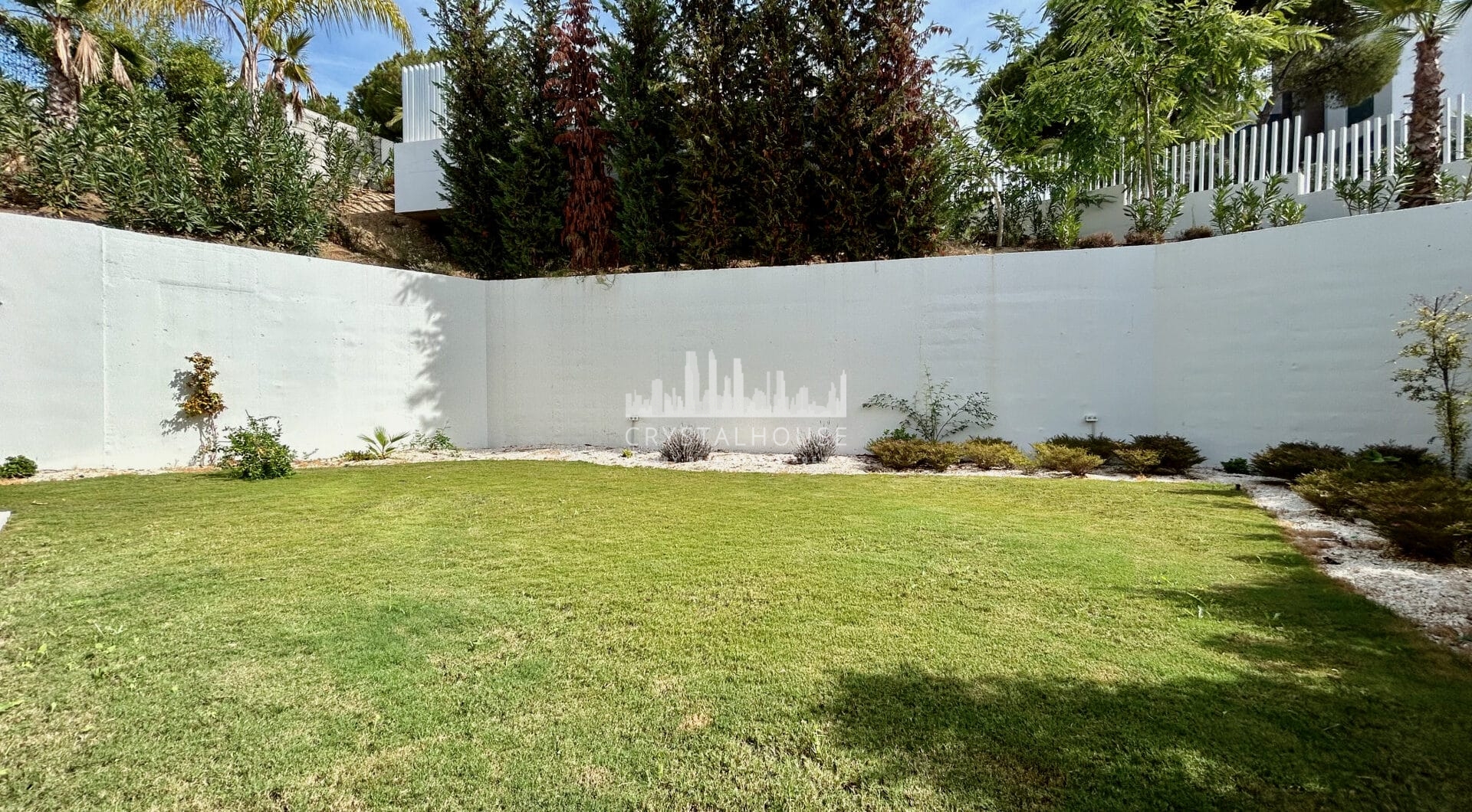 Elegant apartment with private garden and pool and sea views in  Artola - Cabopino -East Marbella