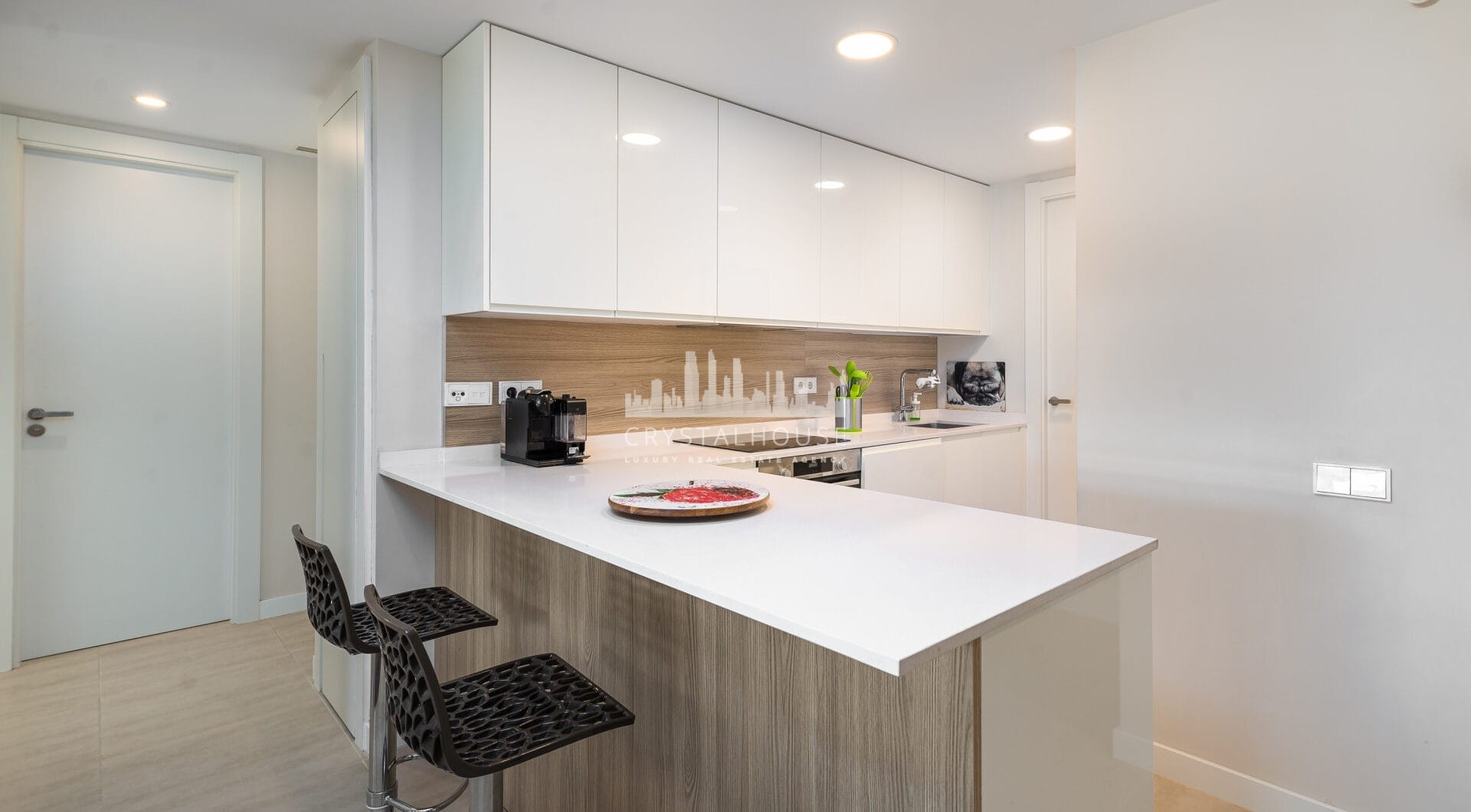 Brand New Modern Apartment with Top Amenities in Selwo Estepona