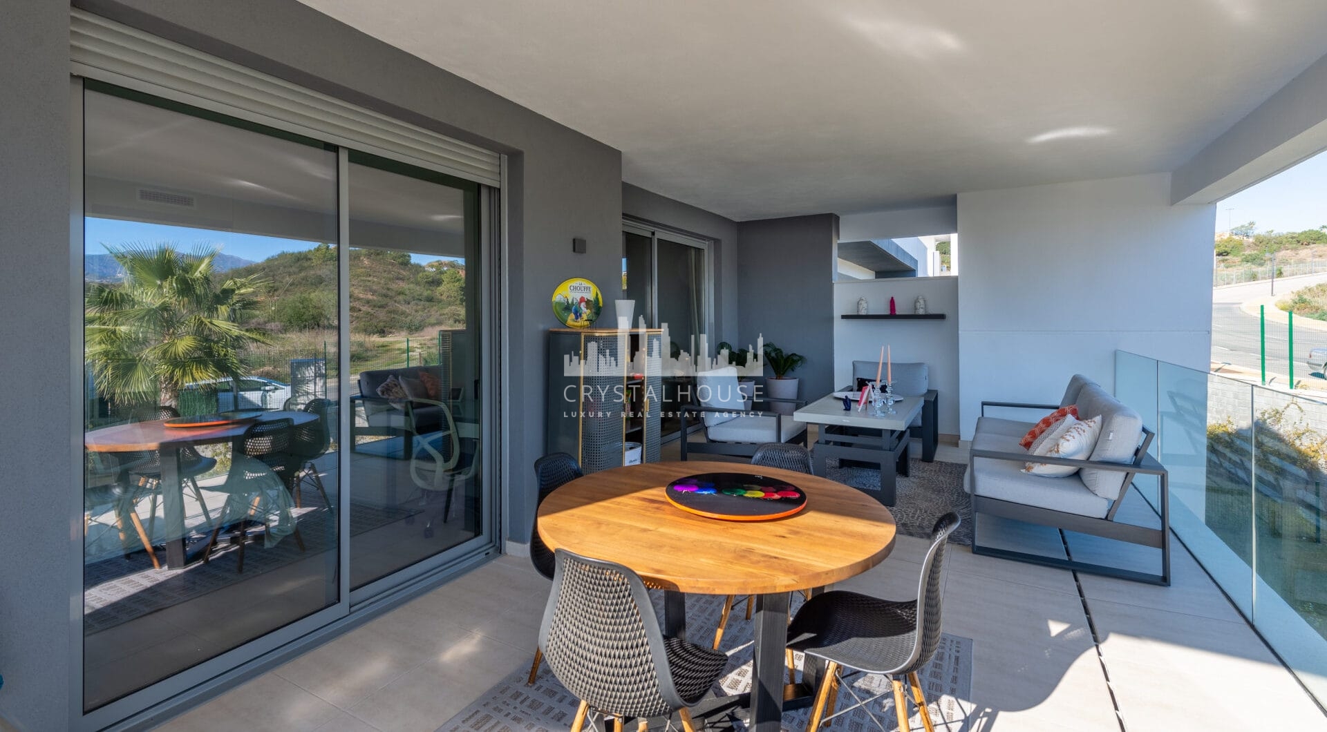 Brand New Modern Apartment with Top Amenities in Selwo Estepona