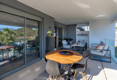 Brand New Modern Apartment with Top Amenities in Selwo Estepona