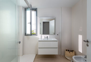 Brand New Modern Apartment with Top Amenities in Selwo Estepona