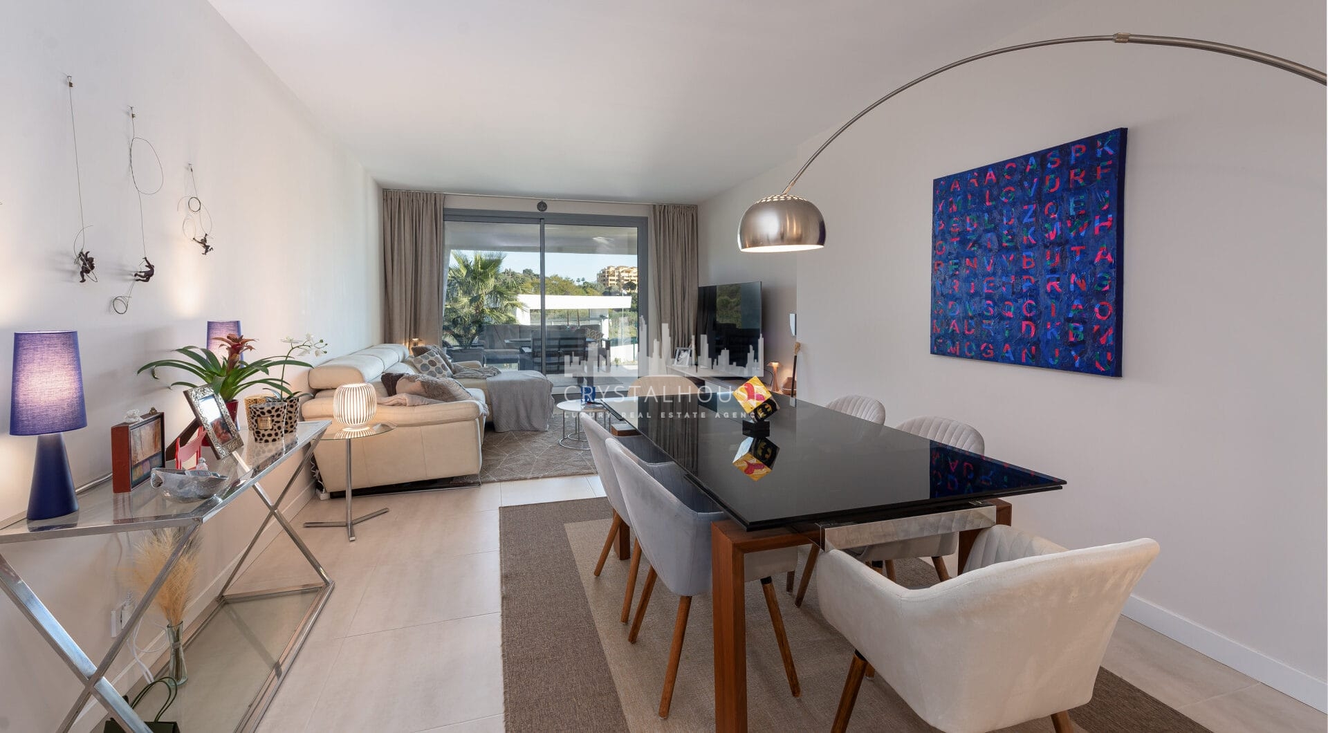 Brand New Modern Apartment with Top Amenities in Selwo Estepona
