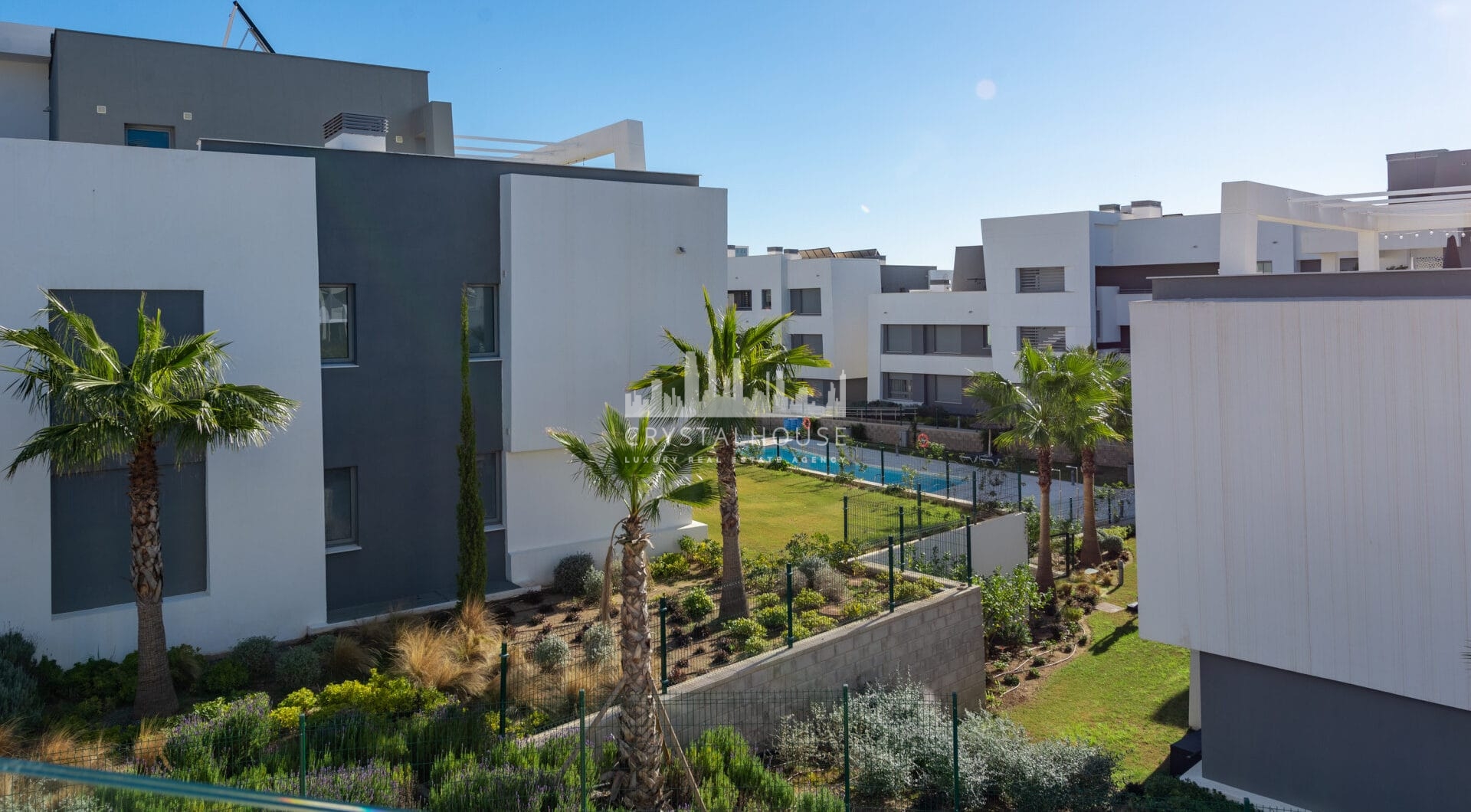 Brand New Modern Apartment with Top Amenities in Selwo Estepona