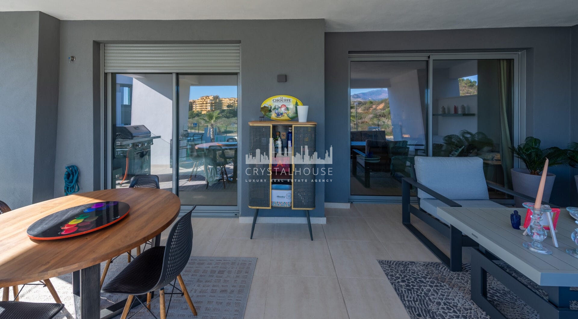 Brand New Modern Apartment with Top Amenities in Selwo Estepona