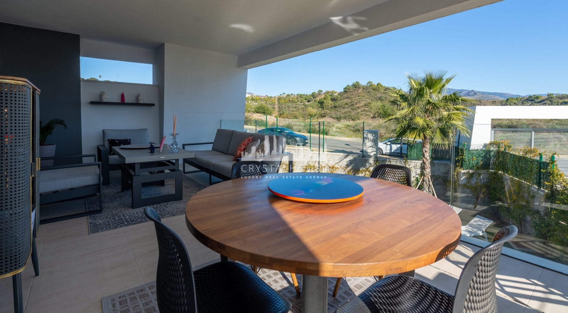 Brand New Modern Apartment with Top Amenities in Selwo Estepona