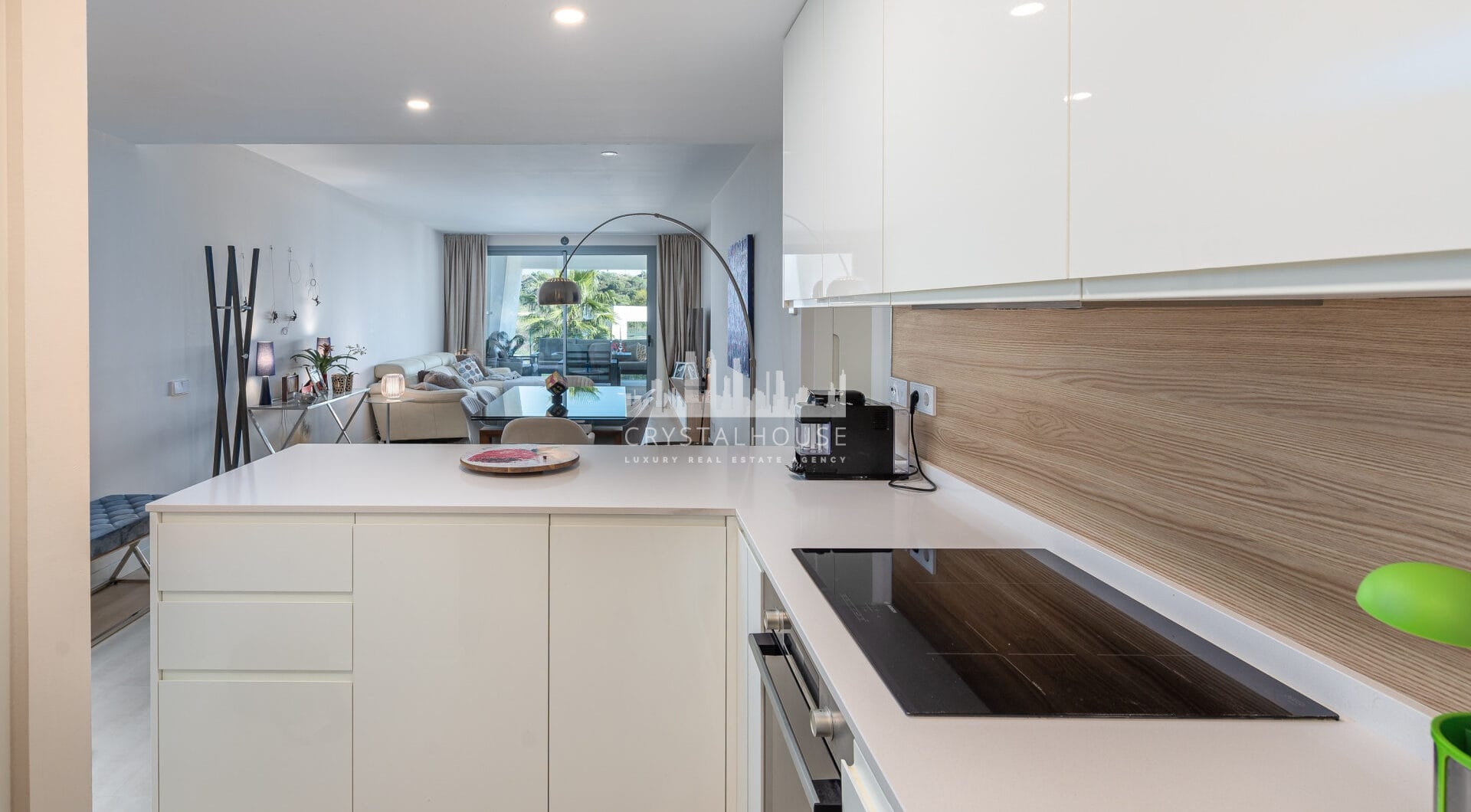 Brand New Modern Apartment with Top Amenities in Selwo Estepona
