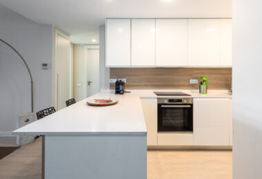 Brand New Modern Apartment with Top Amenities in Selwo Estepona