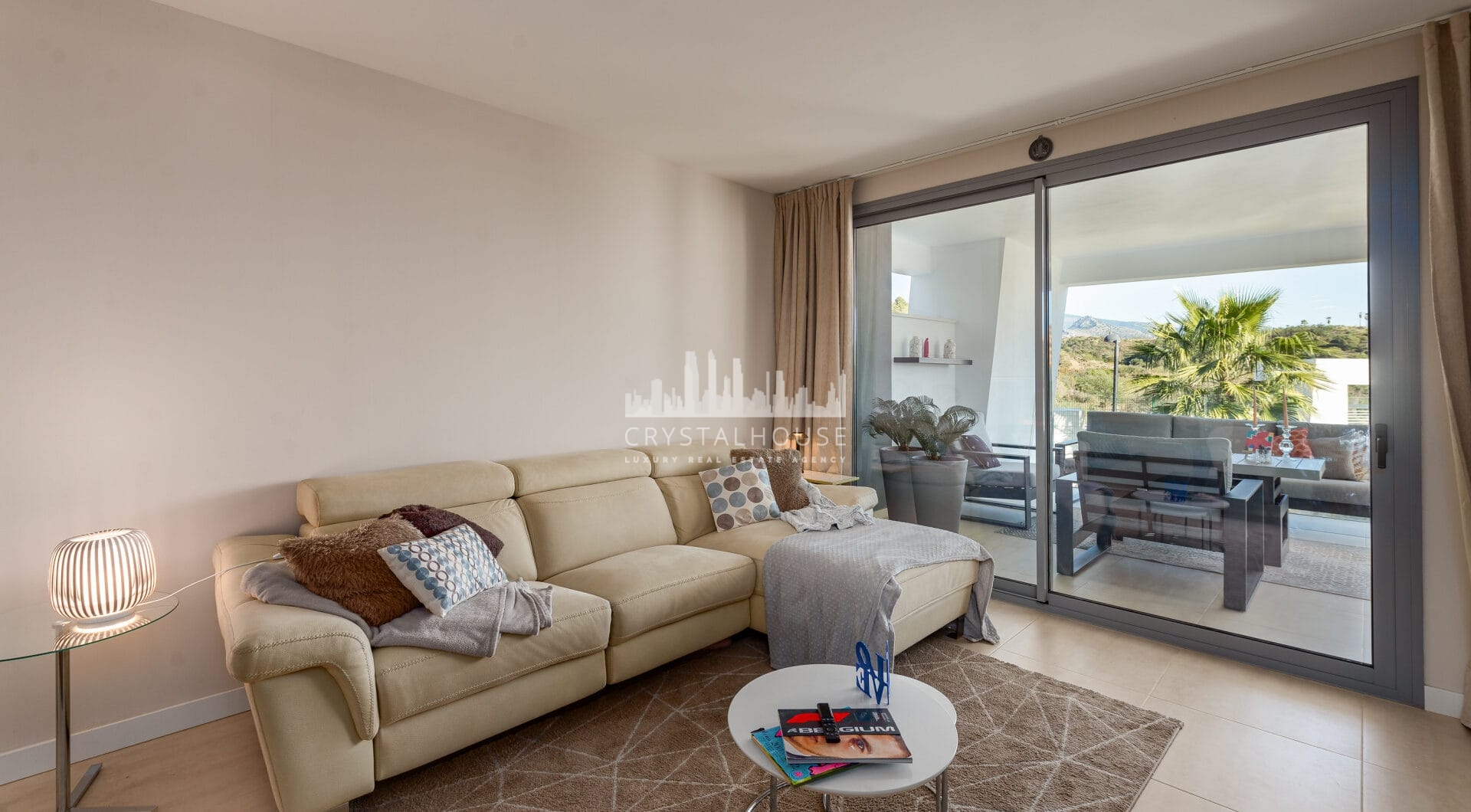 Brand New Modern Apartment with Top Amenities in Selwo Estepona
