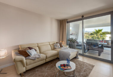 Brand New Modern Apartment with Top Amenities in Selwo Estepona