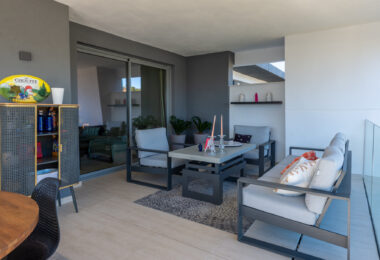 Brand New Modern Apartment with Top Amenities in Selwo Estepona