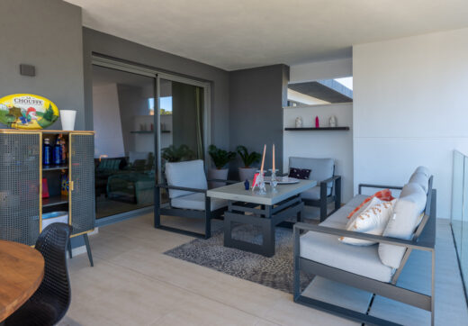 Brand New Modern Apartment with Top Amenities in Selwo Estepona