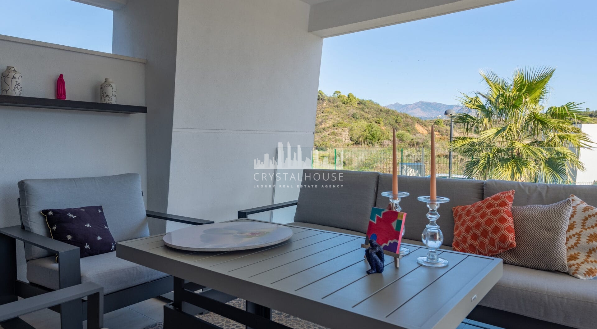 Brand New Modern Apartment with Top Amenities in Selwo Estepona