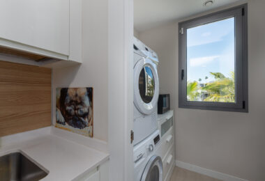 Brand New Modern Apartment with Top Amenities in Selwo Estepona