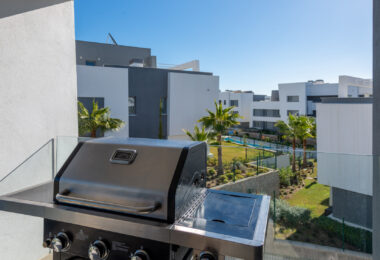 Brand New Modern Apartment with Top Amenities in Selwo Estepona