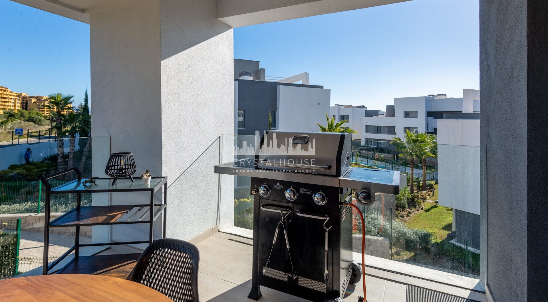 Brand New Modern Apartment with Top Amenities in Selwo Estepona