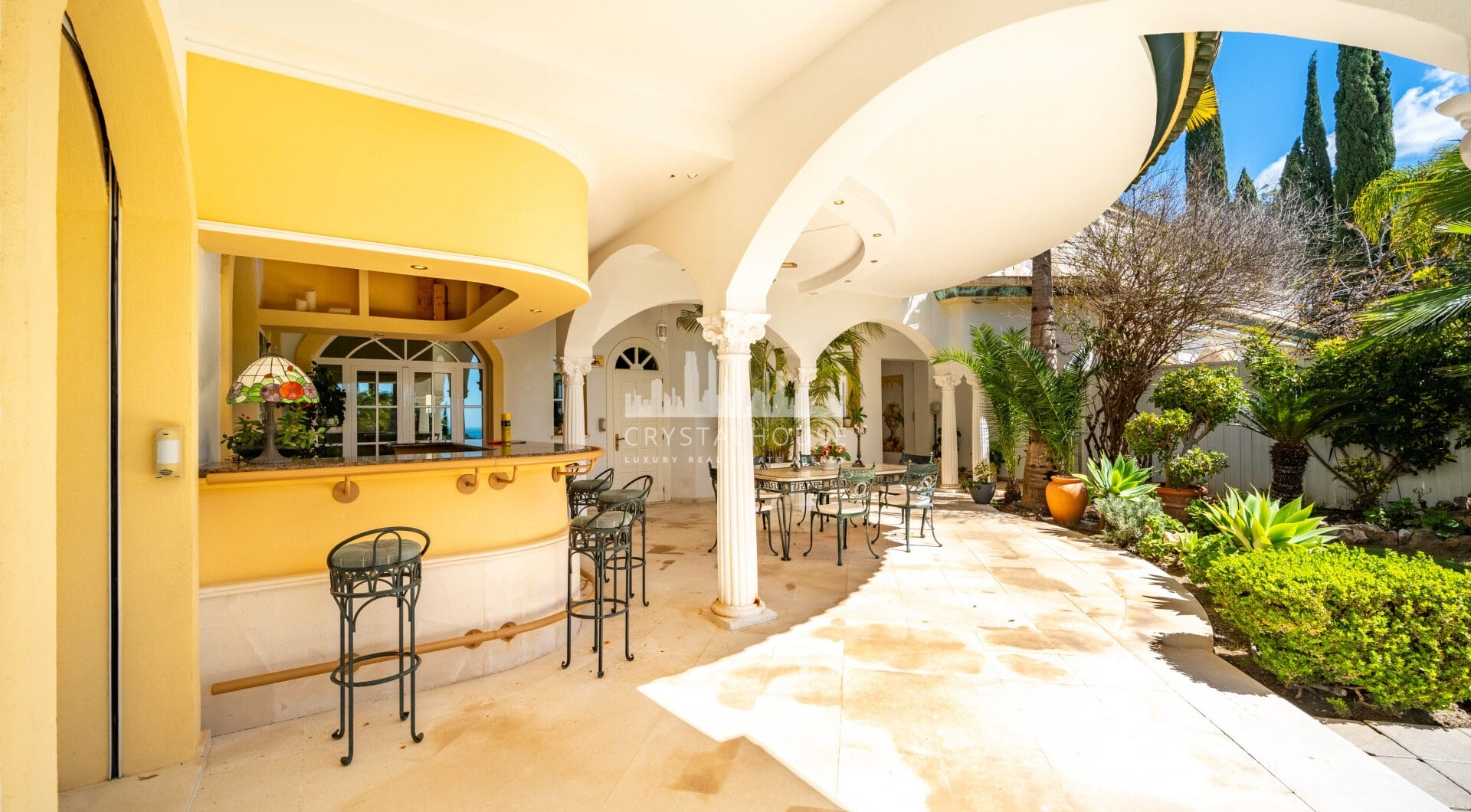 Unique property with 3 villas and panoramic sea views in Cascada de Camoján
