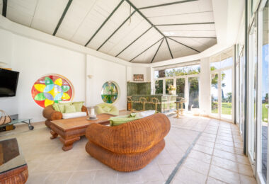 Unique property with 3 villas and panoramic sea views in Cascada de Camoján