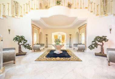 Unique property with 3 villas and panoramic sea views in Cascada de Camoján