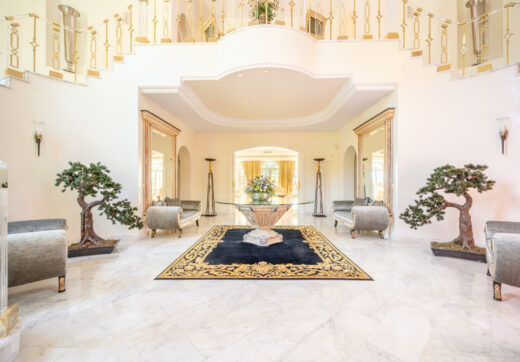 Unique property with 3 villas and panoramic sea views in Cascada de Camoján