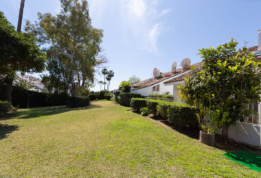 Townhouse with garden in the prime area of Nueva Andalucía