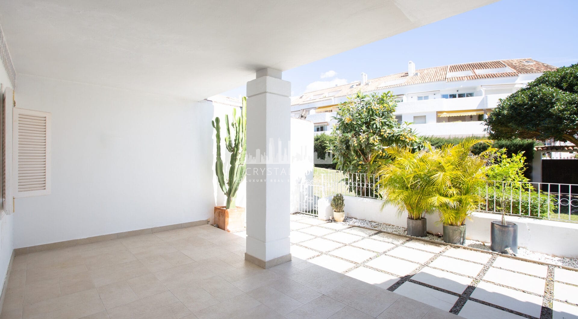 Townhouse with garden in the prime area of Nueva Andalucía