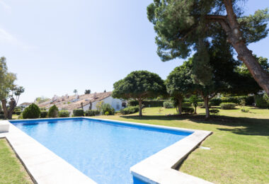 Townhouse with garden in the prime area of Nueva Andalucía