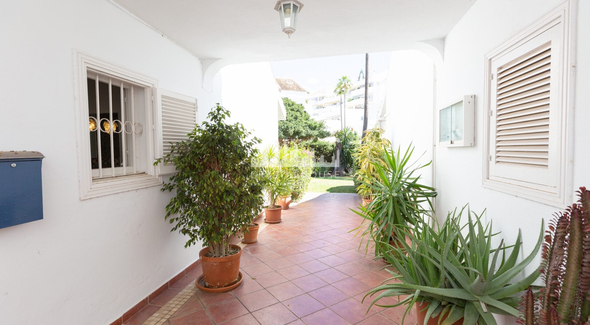 Townhouse with garden in the prime area of Nueva Andalucía