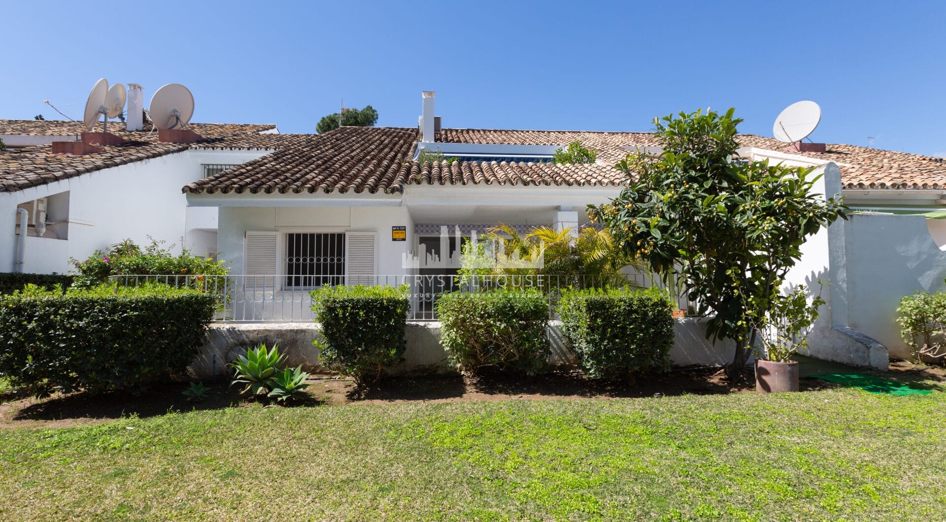 Townhouse with garden in the prime area of Nueva Andalucía