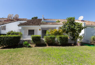 Townhouse with garden in the prime area of Nueva Andalucía