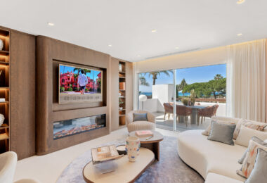 Exclusive beachfront property – Los Monteros, Marbella