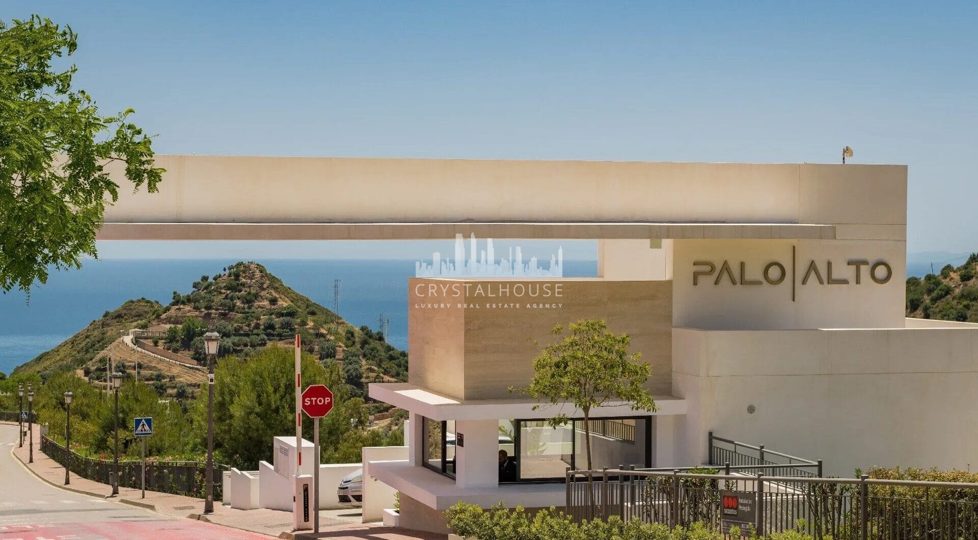 LUXURY PENTHOUSE WITH SEA VIEWS IN PALO ALTO