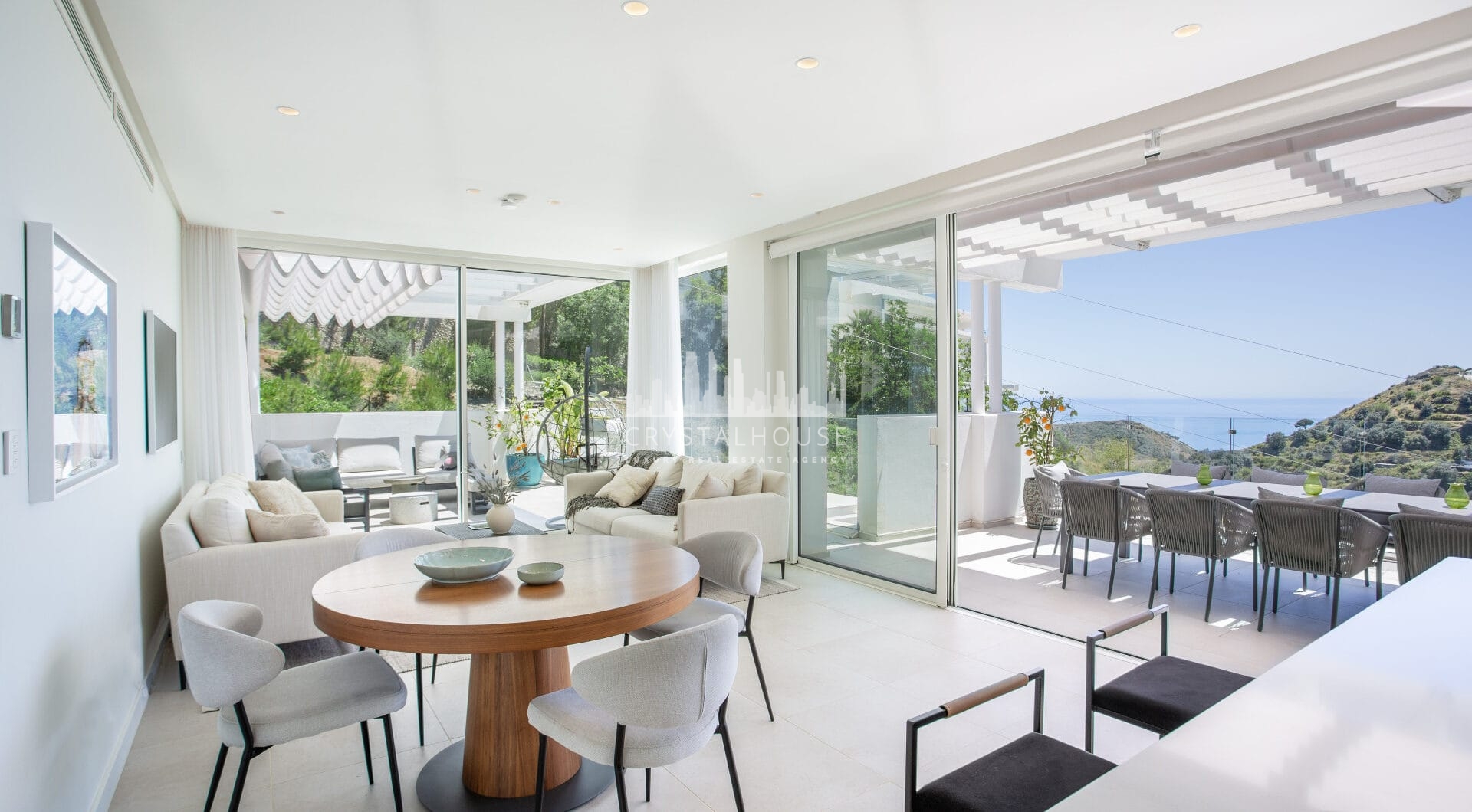 LUXURY PENTHOUSE WITH SEA VIEWS IN PALO ALTO