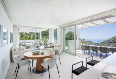 LUXURY PENTHOUSE WITH SEA VIEWS IN PALO ALTO