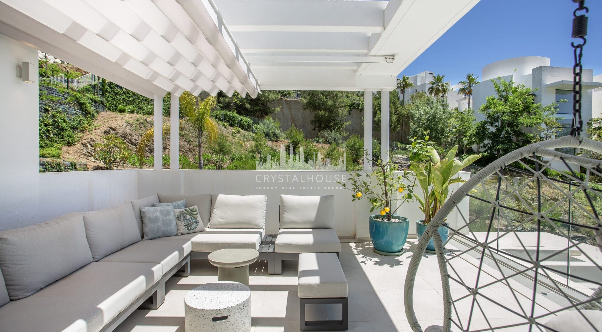 LUXURY PENTHOUSE WITH SEA VIEWS IN PALO ALTO