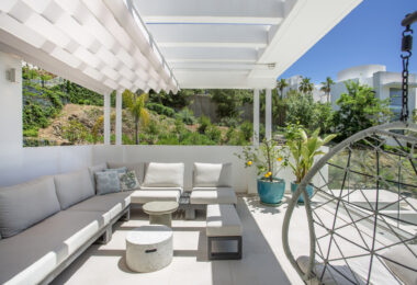 LUXURY PENTHOUSE WITH SEA VIEWS IN PALO ALTO