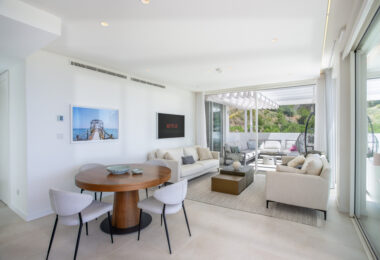 LUXURY PENTHOUSE WITH SEA VIEWS IN PALO ALTO